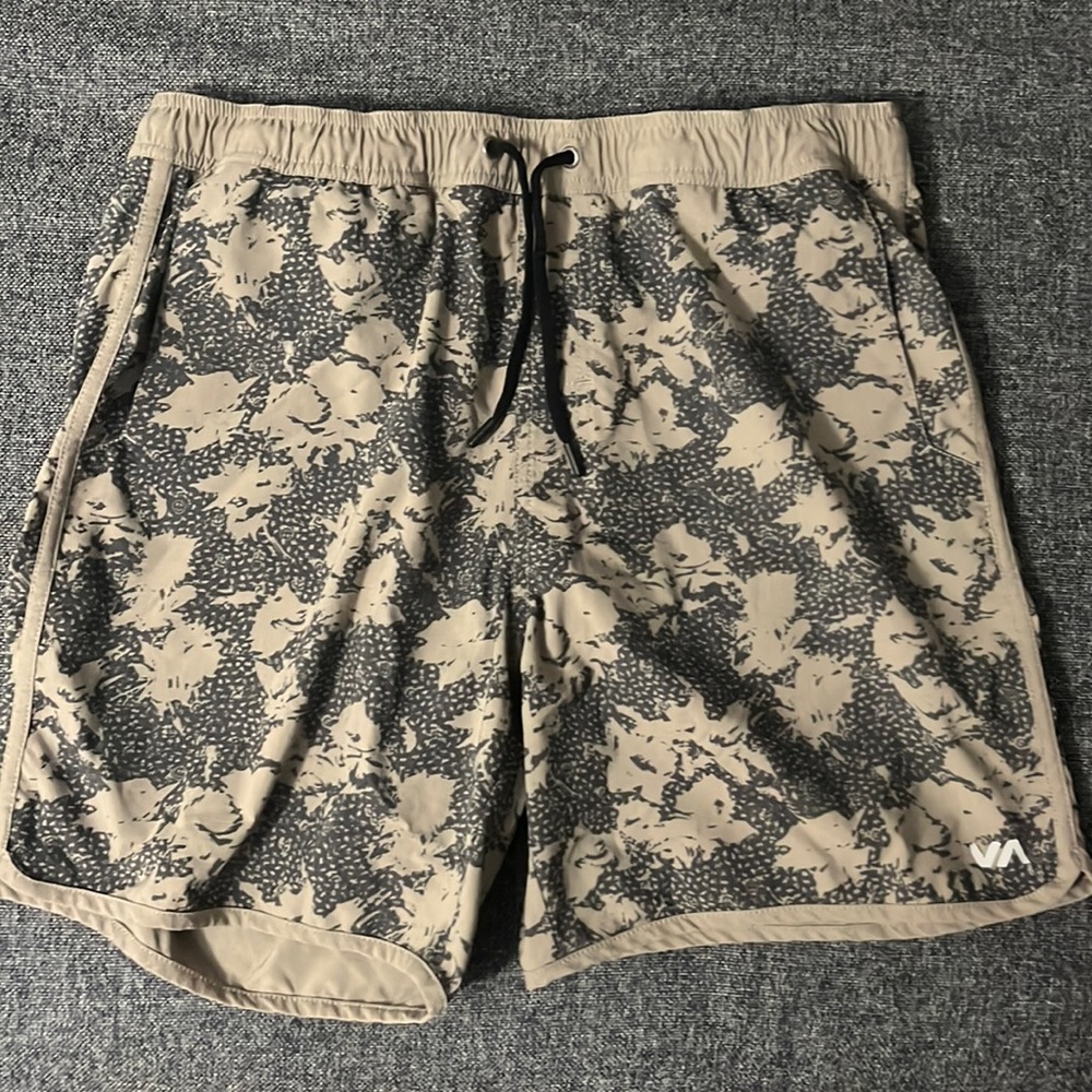 RVCA hybrid walkshorts